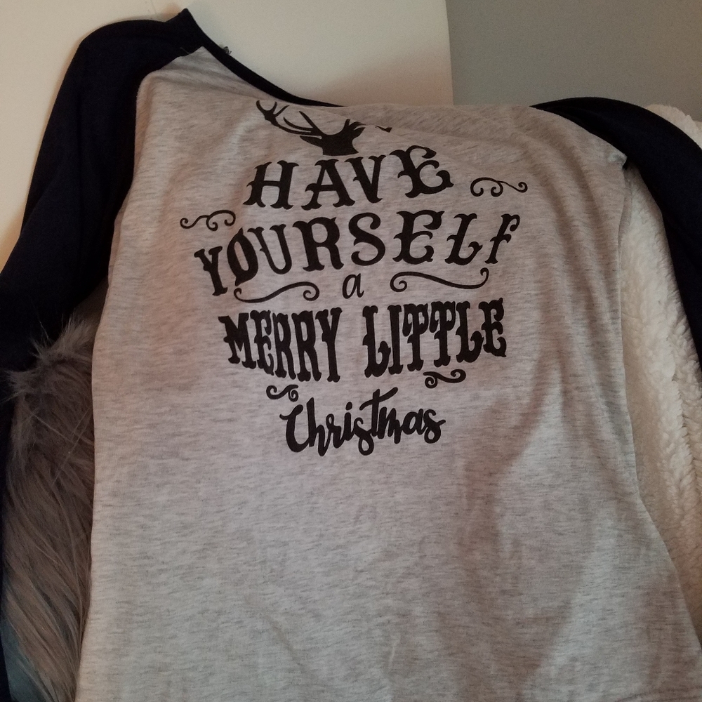 Super cute holiday tshirt